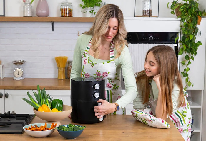 Nėra vietos orkaitei? Karšto oro gruzdintuvė užima mažiau vietos ant stalo.