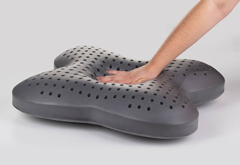 <div>Kiekviena „MemoTouch“ prisitaikančio pluošto zona užtikrina tinkamą miego padėtį.</div>