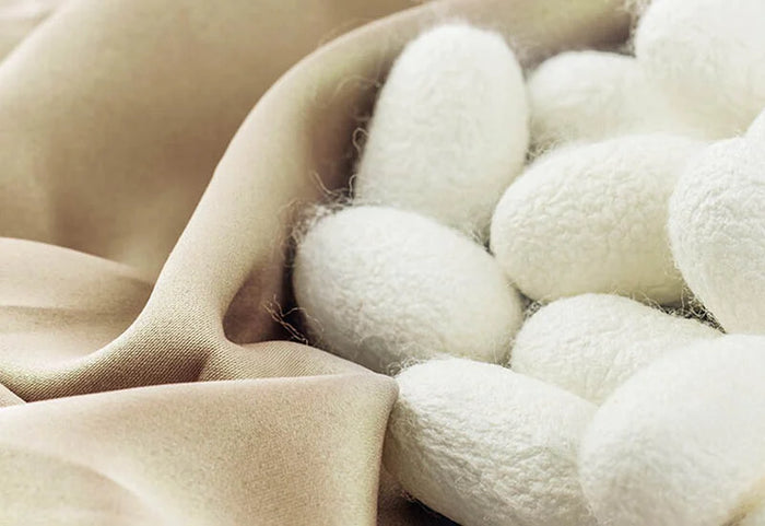 Vasaros miegas 100 % šilkmedžio šilko glėbyje.