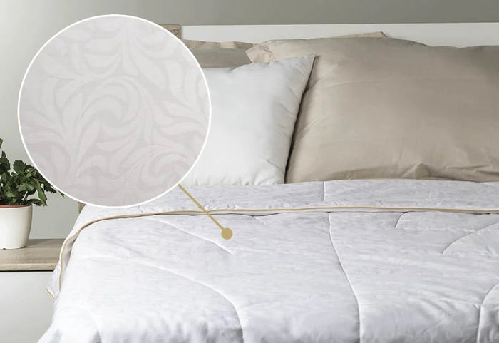 Rafinuotas žakardo raštas.