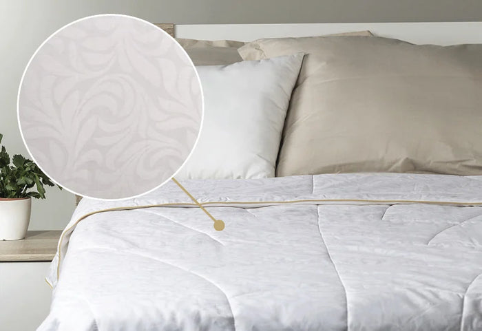 Rafinuotas žakardo raštas.