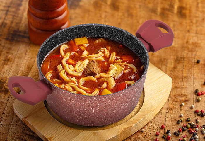 Universaliausia keptuvė, kuri turėtų būti bet kurioje virtuvėje.