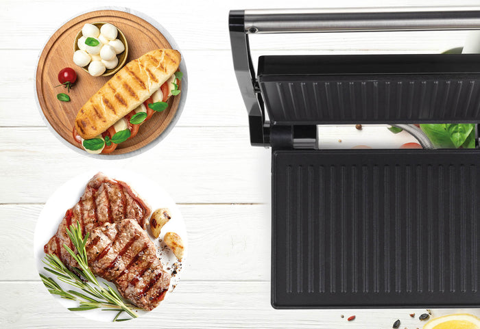 2 in 1: sumuštinių keptuvas ir mini kepsninė viename.