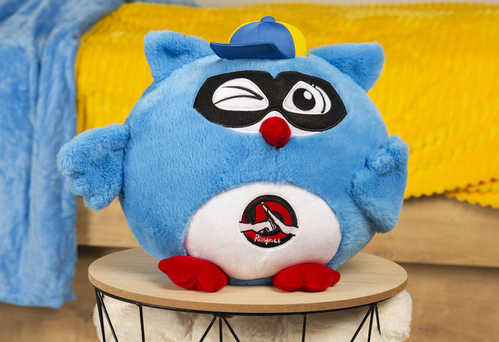 Susipažinkite su pelėda sūnumi Marku.