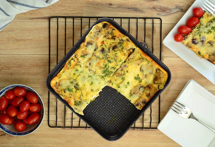 <div>Nuimamas kraštas, skirtas greitai ir lengvai išimti pyragą iš kepimo formos.</div>