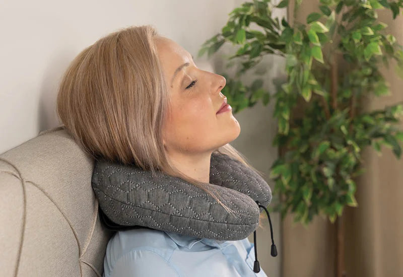 Ergonomiška pagalvė padeda palaikyti taisyklingą kūno padėtį.
