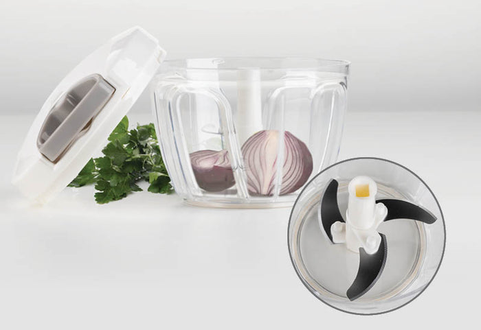 3 nerūdijančio plieno peiliukai tiksliai smulkinimui ir ilgaamžiškam naudojimui.