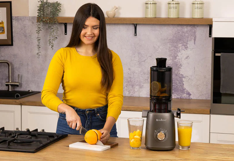 Lėtas šaltasis spaudimas vitaminų kupiniems gėrimams