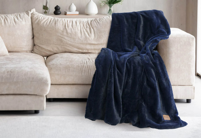 Suteikia elegancijos bet kokiam kambariui.