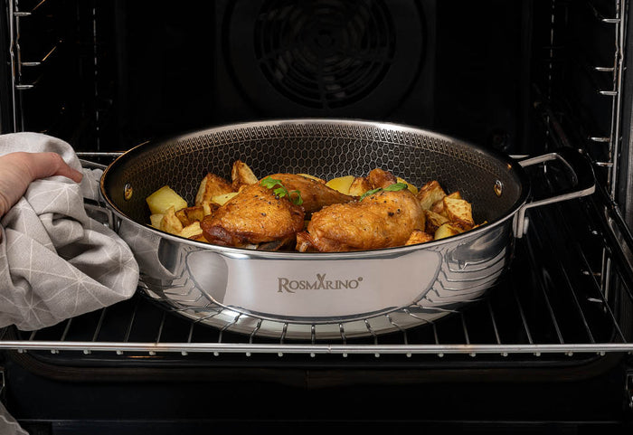 Tobulas gaminimas be prikepimo ir neįkaistančios rankenos.